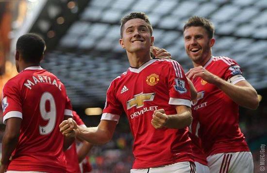 场上掀起新 场上掀起新